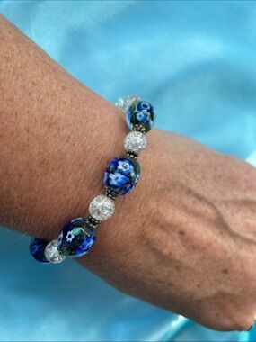 Artisan made floral glass beads bracelet silver clasp